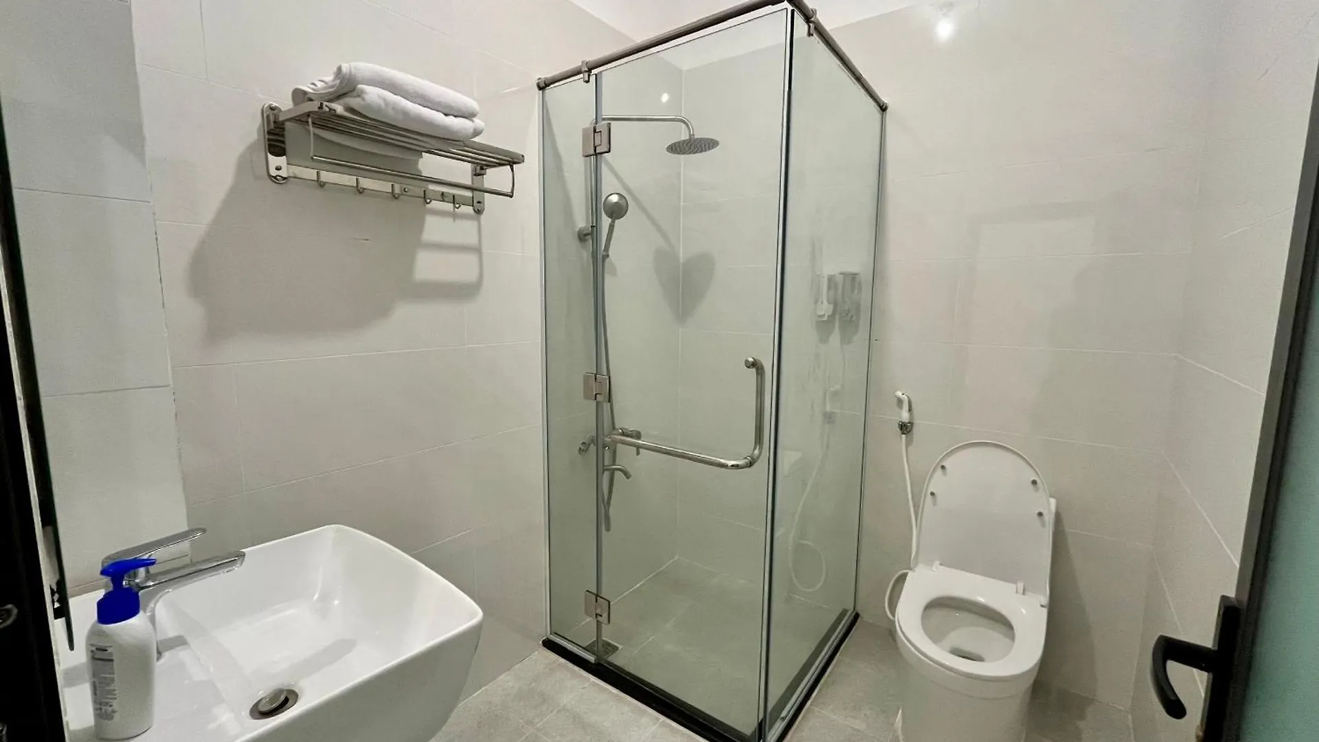 Dan'S Wash & Stay House, Big And New, Balcony, Laudromat, Bui Vien Area Ho Chi Minh City Vietnam